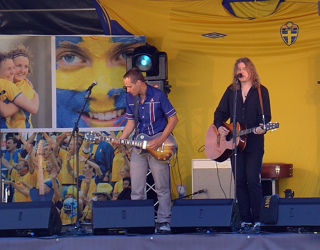 2007_0606_165135AA.JPG - Uppträndande med Staffan Hellstrand