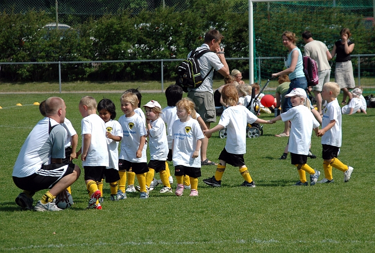 2008_0531_141040AA.JPG - P/F03 Fotbollsskolan