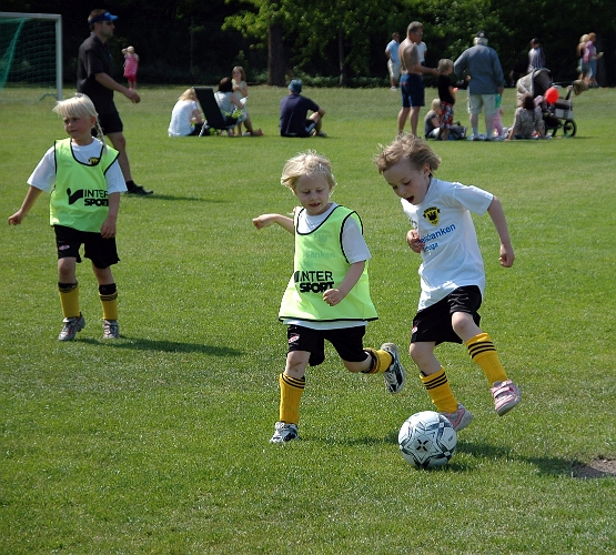 2008_0531_141752AA.JPG - P/F02 Fotbollsskolan