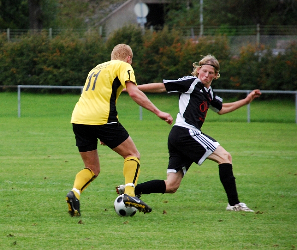 2008_0913_27.JPG - Andreas Karlsson blev matchräddare idag genom sina 2 mål som gav seger i matchen åt Arboga Södra IF