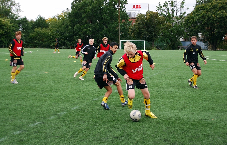 2008_0913_01.JPG - Uppvärmning innan match