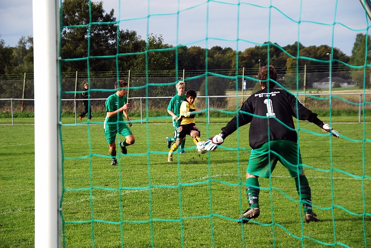 2008_0914_15.JPG - Bewar Mohammad kom in i 2:a halvlek och hade några bra chanser till avslut