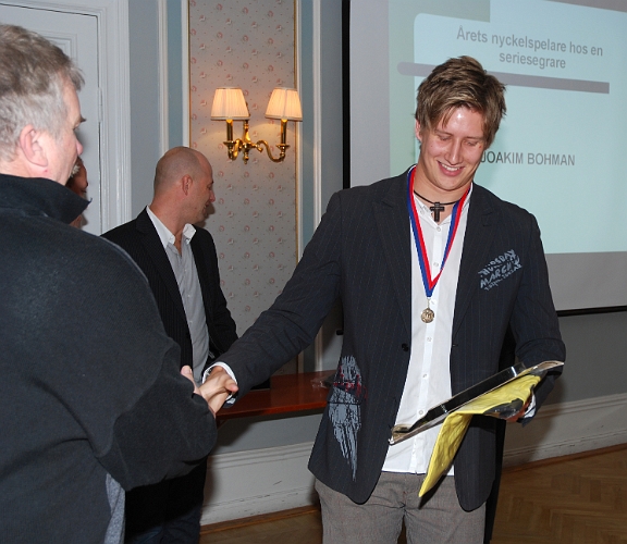2008_1018_34.JPG - Årets Nyckelspelare hos en seriesegrare, Jocke Bohman
