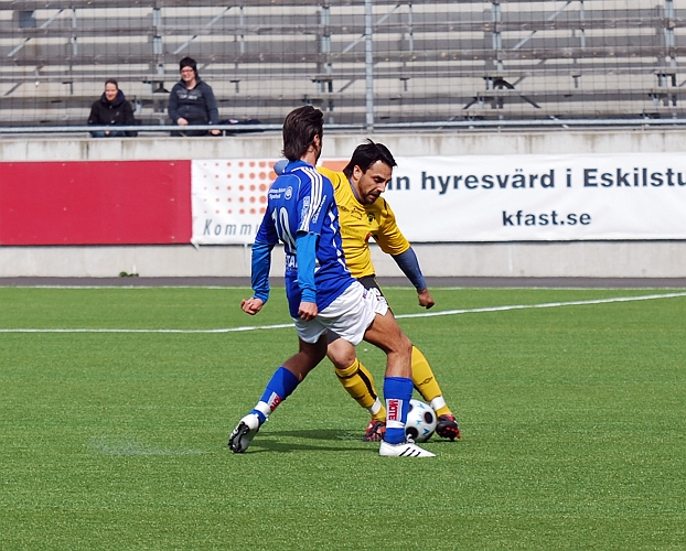 2009_0413_28.JPG - Victor Huerta kom in i 2:a halvlek som ersättare för Douglas Björkdal