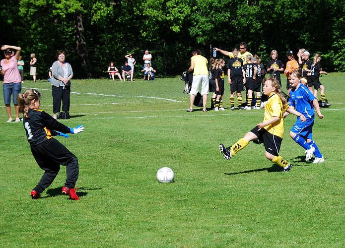 2009_0530_03-01.JPG - F00/01 - Tuna-Ekeby BK 6-2