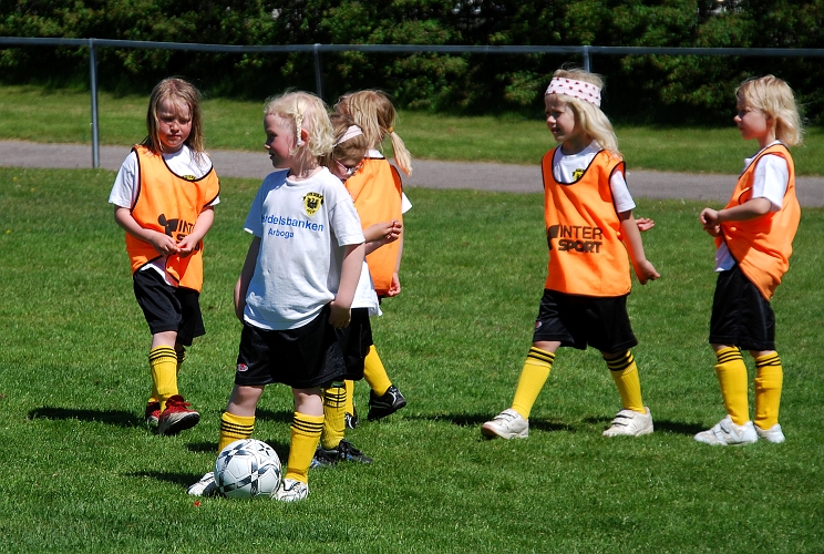 2009_0530_10-04.JPG - F03 Internmatch