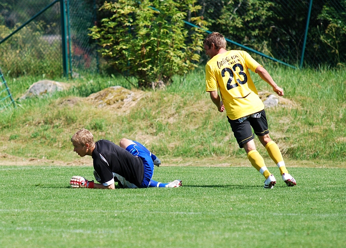 2009_0704_133147AA.JPG - Martin har bollen under full kontroll