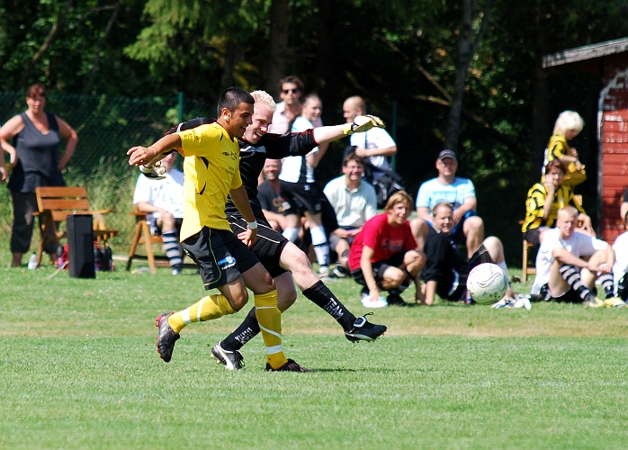 2009_0704_133204AA.JPG - Thimmy klarade upp situationen med nöd och näppe