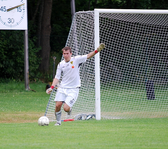 2009_0704_181323AA.JPG - Ordinarie målvakt Tom Oleson kom till finalen
