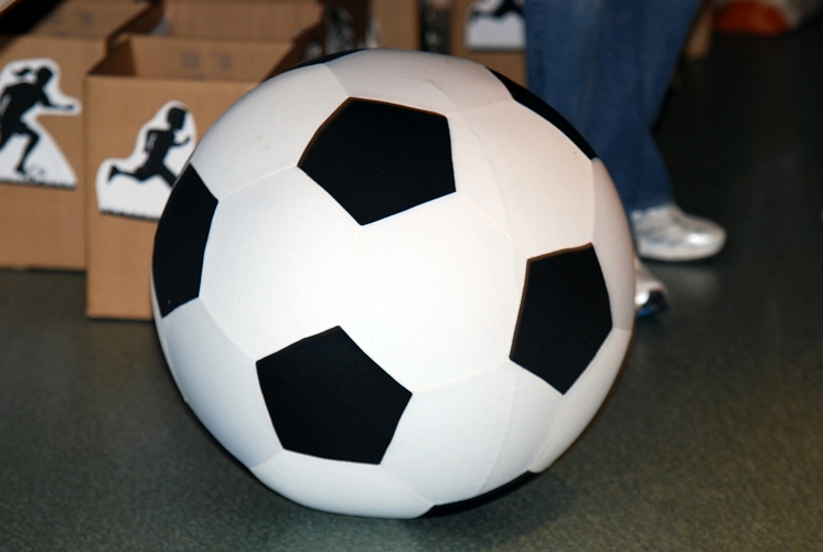 2009_1011_02.JPG - Fotboll är den STORA sporten