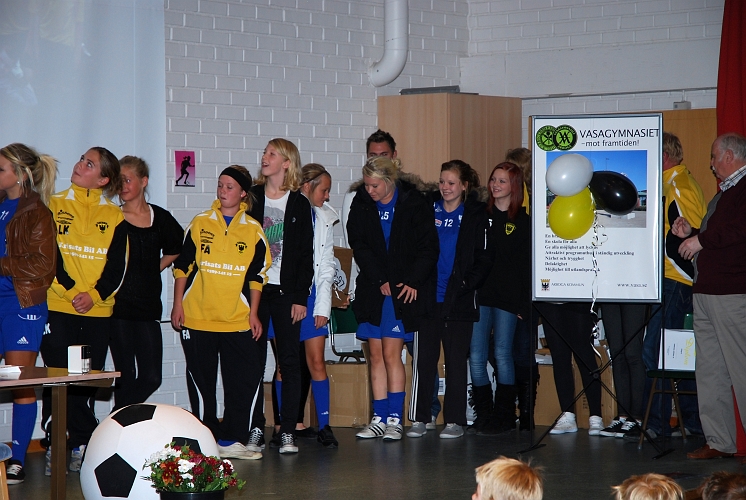 2009_1011_64.JPG - Årets Ungdomslag Flickor 96