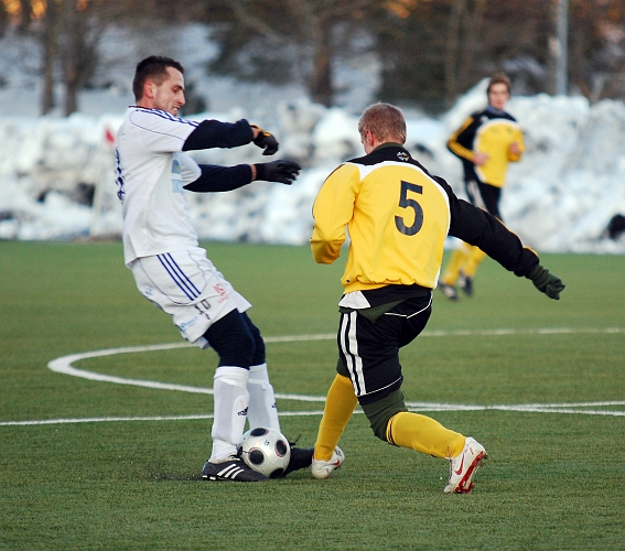 2010_0313_20.JPG - Filip Stjernfeldt spelade som vanligt, rejält och tufft men schysst. Han gjorde även ett mål i dagens match.