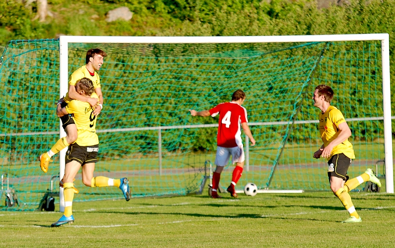 2010_0604_49.JPG - En glad målgörare