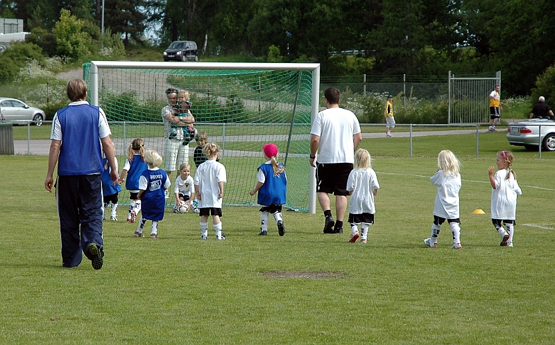 2010_0605_01-05.JPG - P/F05 Internmatcher