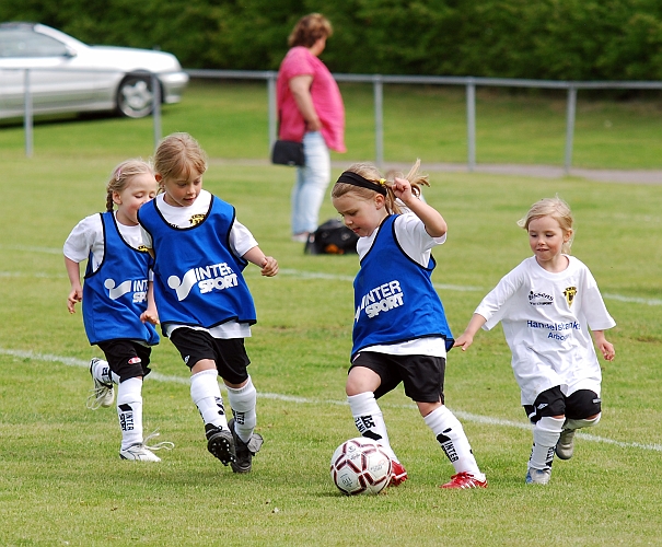 2010_0605_01-12.JPG - P/F05 Internmatcher