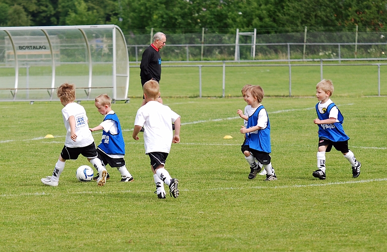 2010_0605_01-16.JPG - P/F05 Internmatcher