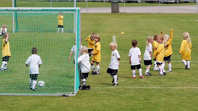 2010_0605_03-14.JPG - P/F04 Internmatcher