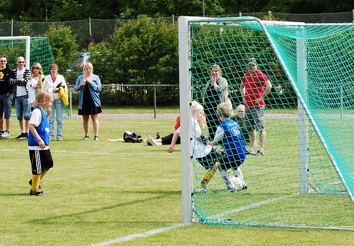 2010_0605_06-03.JPG - P02 Internmatch