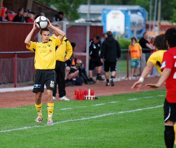 2010_0616_35.JPG - Patrik Palmqvist kastar inkast