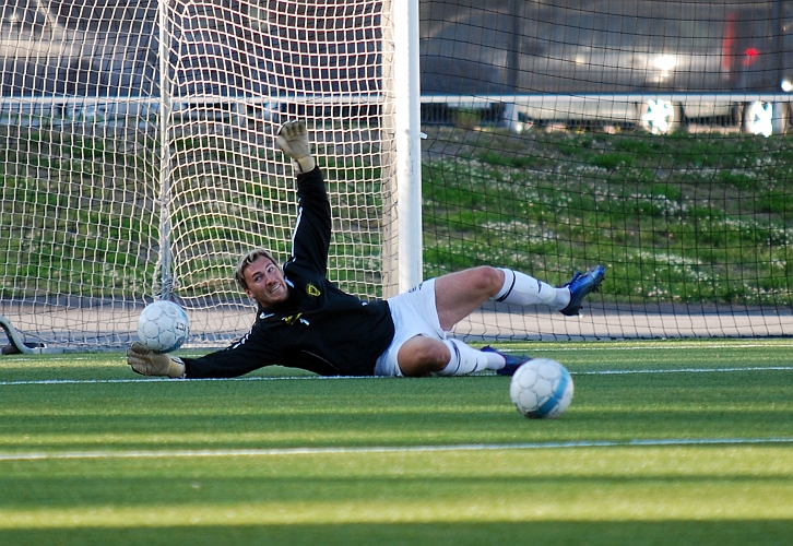 2010_0623_02.JPG - Uppvärmning av Fredrik Hagström