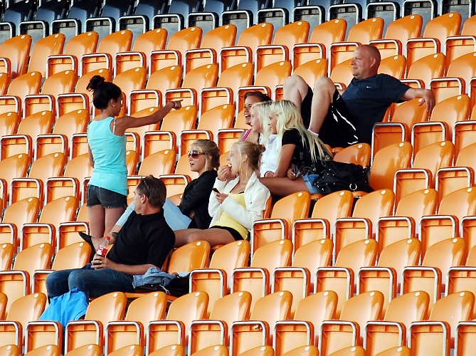 2010_0623_32.JPG - Södra anhängare i publiken, F-96 spelade match före och vann med 5-2 över IK Franke