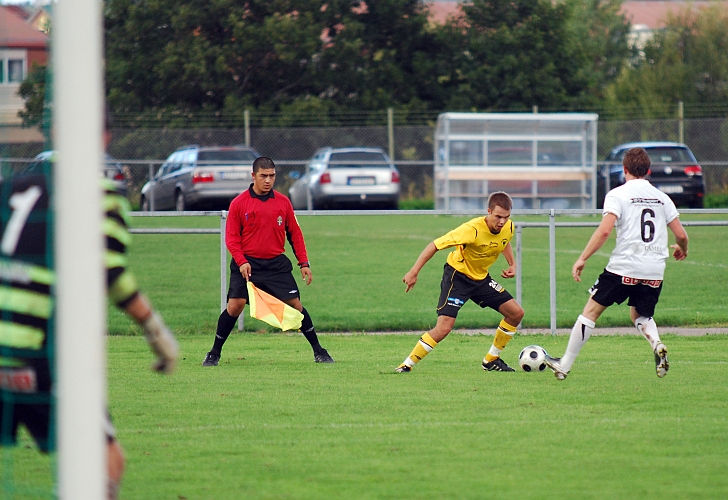 2010_0825_19.JPG - Patrik Palmqvist utmanar kolsvaspelaren