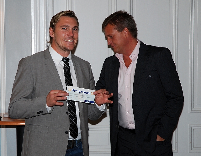 2010_1023_17.JPG - Fredrik Hagström fick pris för årets viktigaste och spektaktuläraste räddning