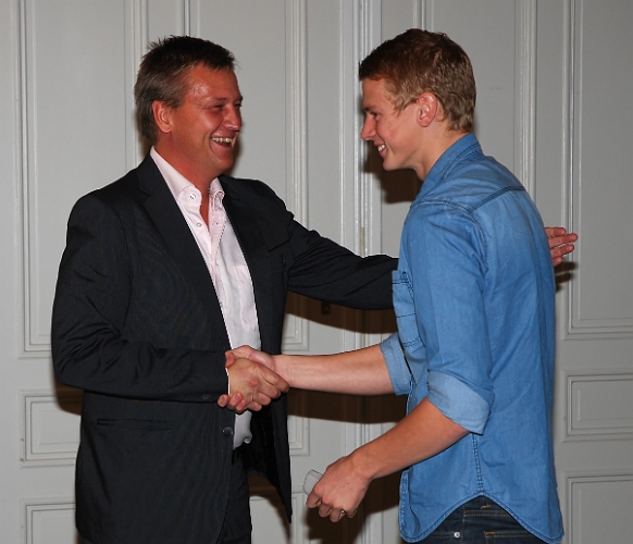 2010_1023_18.JPG - Filip Stjernfeldt var nominerad i flera kategorier men hamnade precis utanför men fick ett hedersomnämnade och pris av Stefan