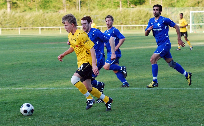 2011_0513_08.JPG - Dervis Grabus kom in direkt i början av 2:a halvlek