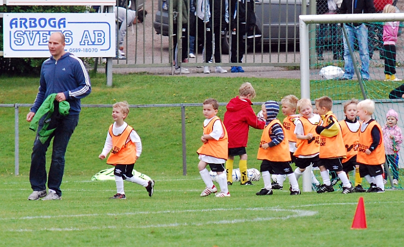 2011_0528_01-04.JPG - P/F06 Internmatch