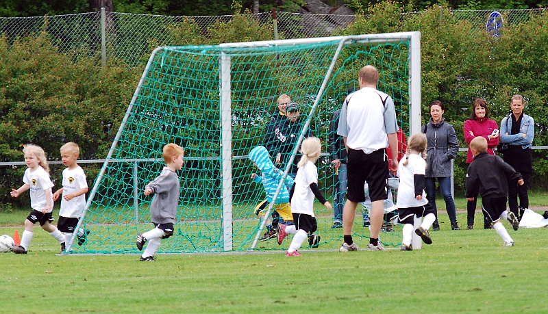 2011_0528_01-06.JPG - P/F06 Internmatch