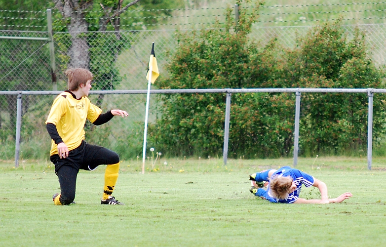 2011_0528_02-02.JPG - P96 - Frövi IK