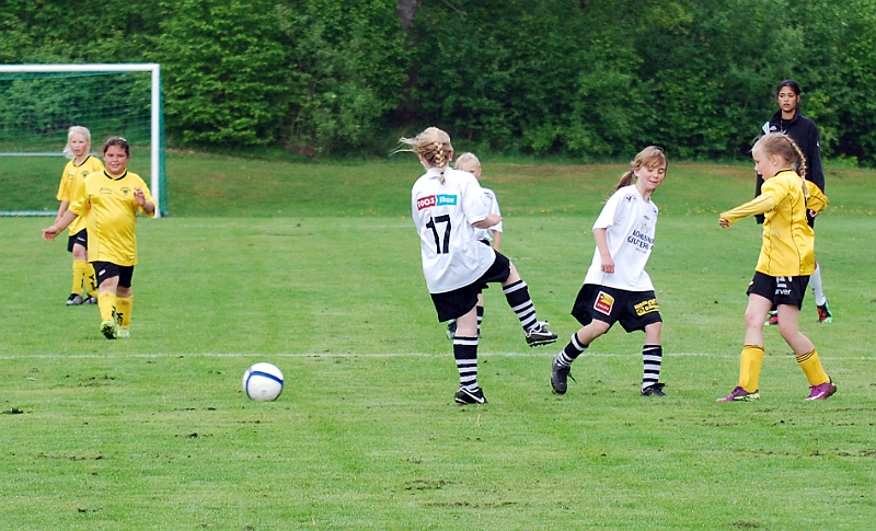 2011_0528_04-10.JPG - F02 - Kolsva IF