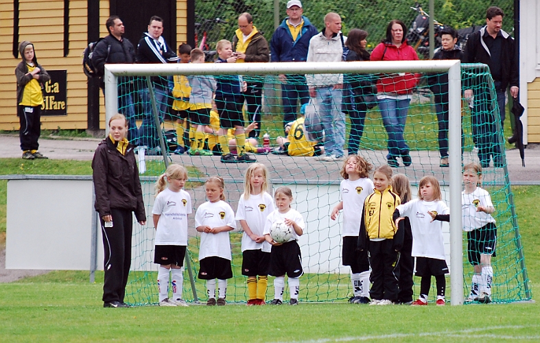 2011_0528_05-01.JPG - F04/05 Internmatch