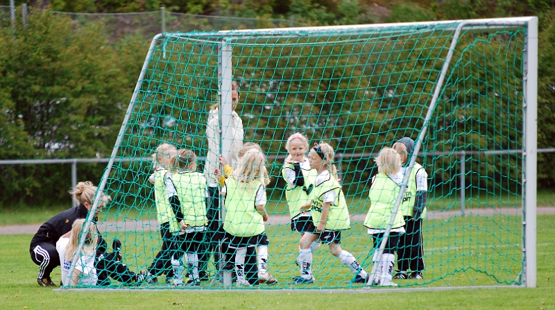 2011_0528_05-02.JPG - F04/05 Internmatch