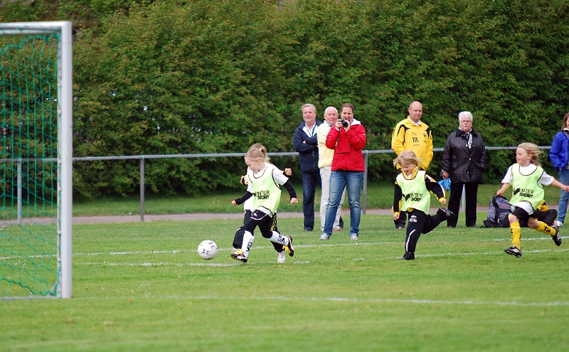 2011_0528_05-08.JPG - F04/05 Internmatch