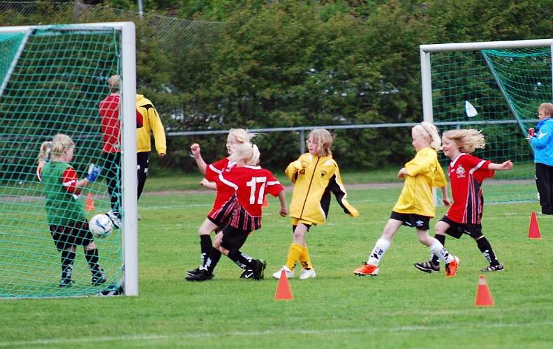 2011_0528_08-01.JPG - F03 - Kungsör BK