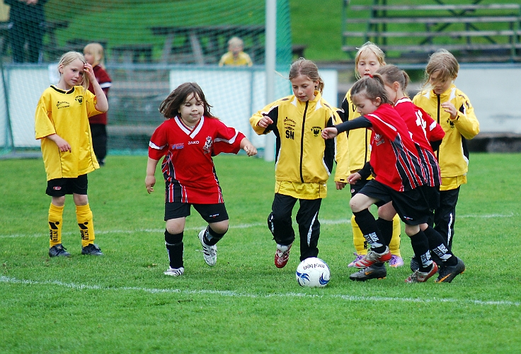 2011_0528_08-03.JPG - F03 - Kungsör BK