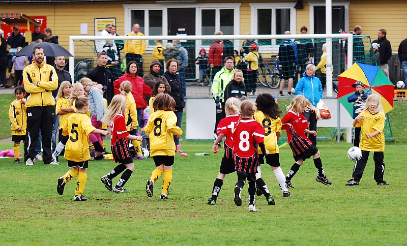 2011_0528_08-04.JPG - F03 - Kungsör BK