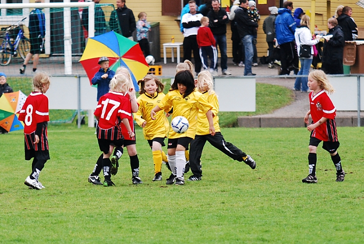 2011_0528_08-05.JPG - F03 - Kungsör BK