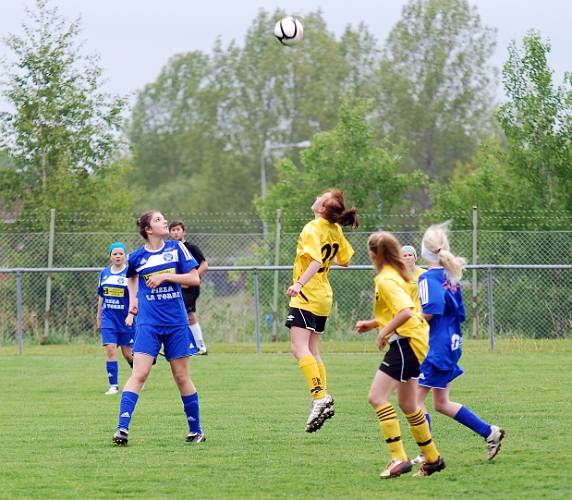 2011_0528_10-03.JPG - F98 - Ekeby BK