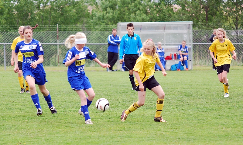 2011_0528_10-04.JPG - F98 - Ekeby BK