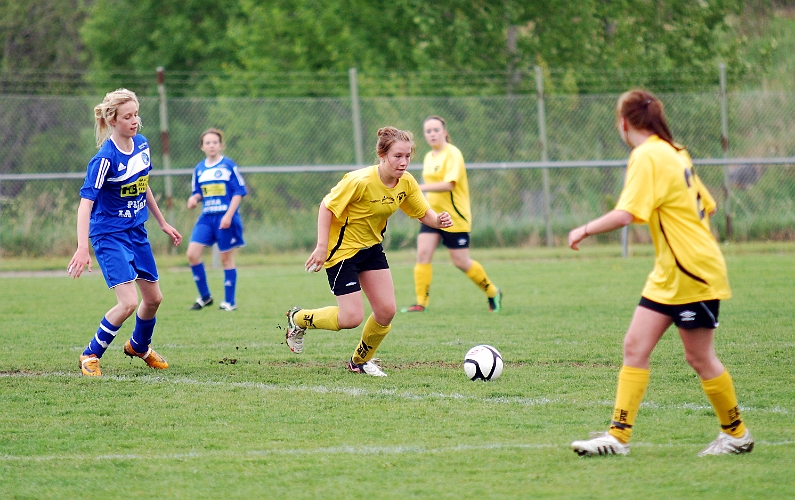 2011_0528_10-07.JPG - F98 - Ekeby BK
