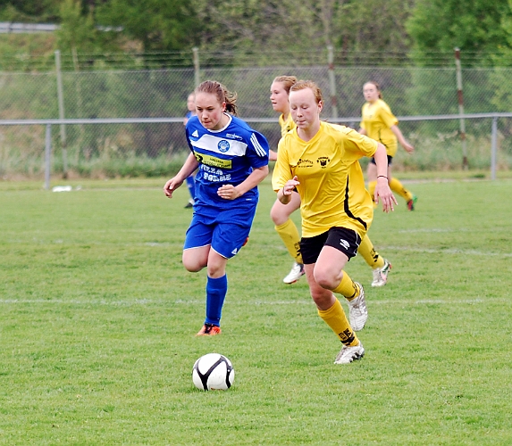 2011_0528_10-08.JPG - F98 - Ekeby BK