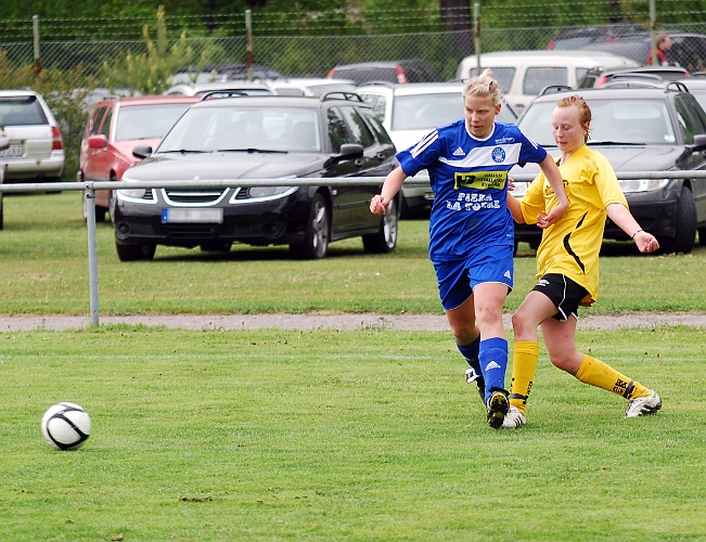 2011_0528_10-12.JPG - F98 - Ekeby BK