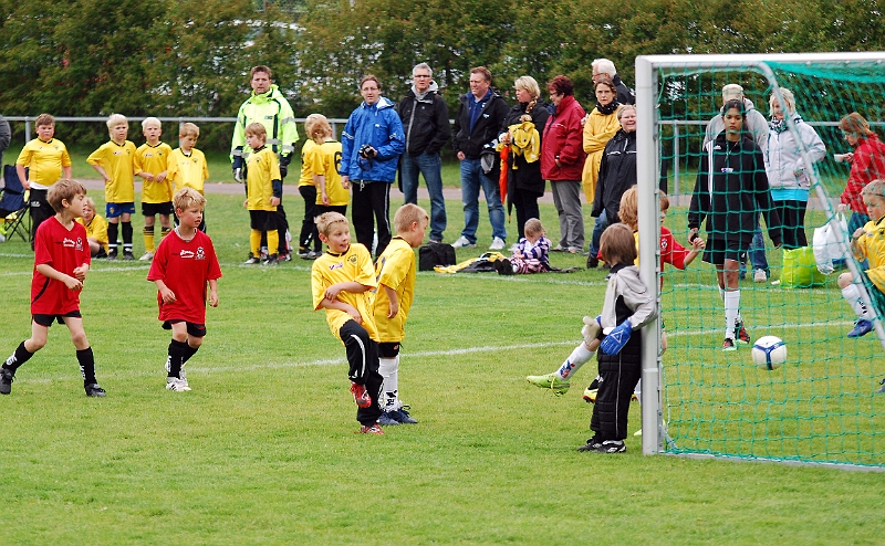 2011_0528_11-04.JPG - P03 - Kungsör BK