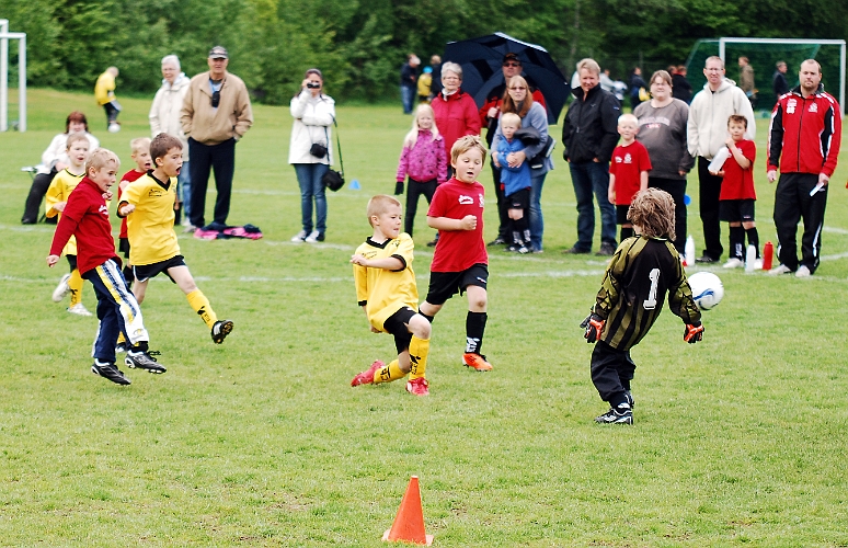 2011_0528_16-05.JPG - P04 - Kungsör BK