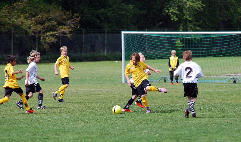 2011_0528_18-06.JPG - P01 - Kolsva IF