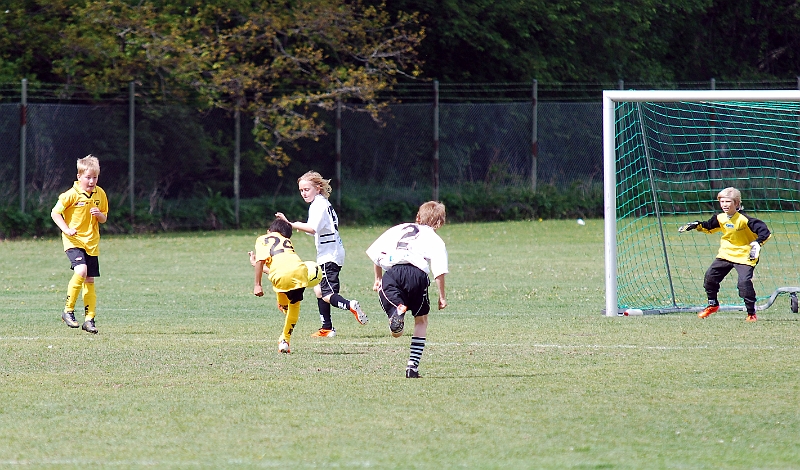 2011_0528_18-08.JPG - P01 - Kolsva IF