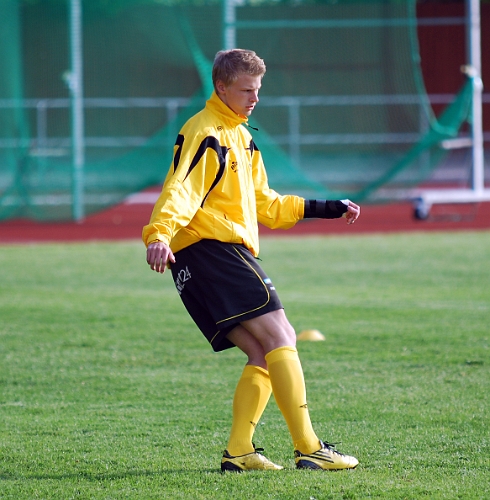 2011_0613_01.JPG - Filip Stjernfeldt gör sin 1:a seriematch för säsongen efter ett långt skadeuppehåll